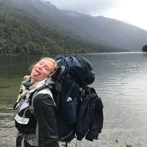 Meet your Posher, Abigail